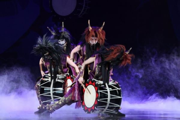 Лисы победили демонов при помощи японских барабанов в постановке «Море синего леса»