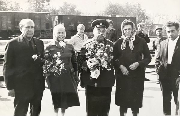 «Они словно лики святых прижимали их к груди»: как прошёл первый «бессмертный полк» в станице Тацинской в 1981 году