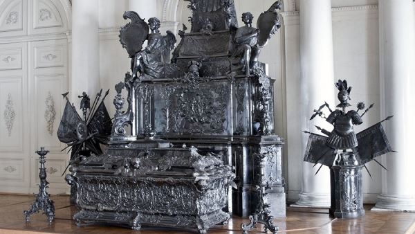 Перенесение гробницы Александра Невского в Троицкий собор завершится до конца года<br />

